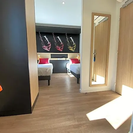 Apartmanhotel Montchapet Centre 2*