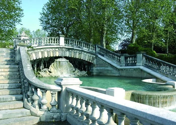 Aparthotel Montchapet Centre 2*